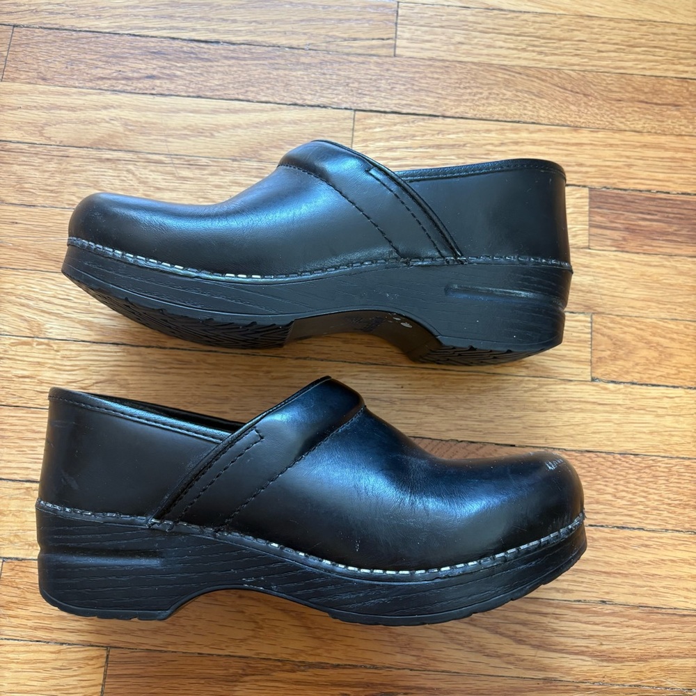 Dansko Professional Clogs - Picture 2 of 9